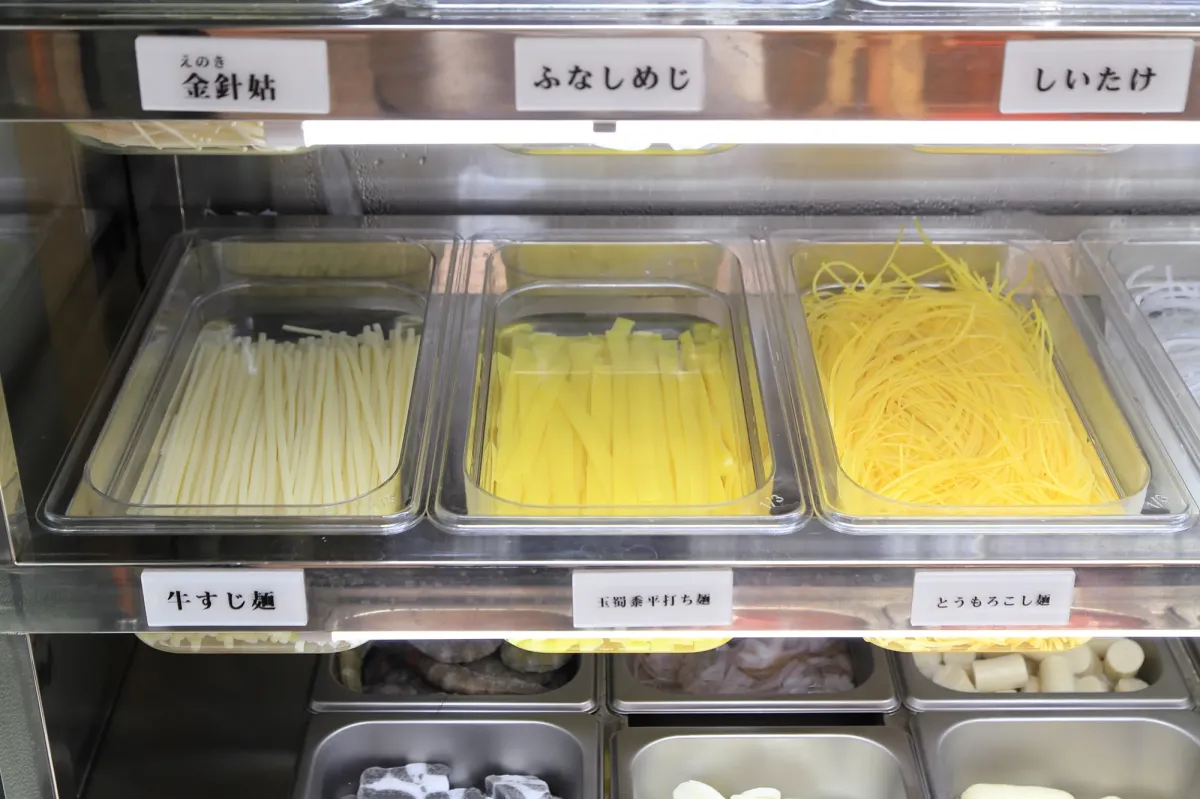 牛すじ麺やとうもろこし麺など、選べる麺